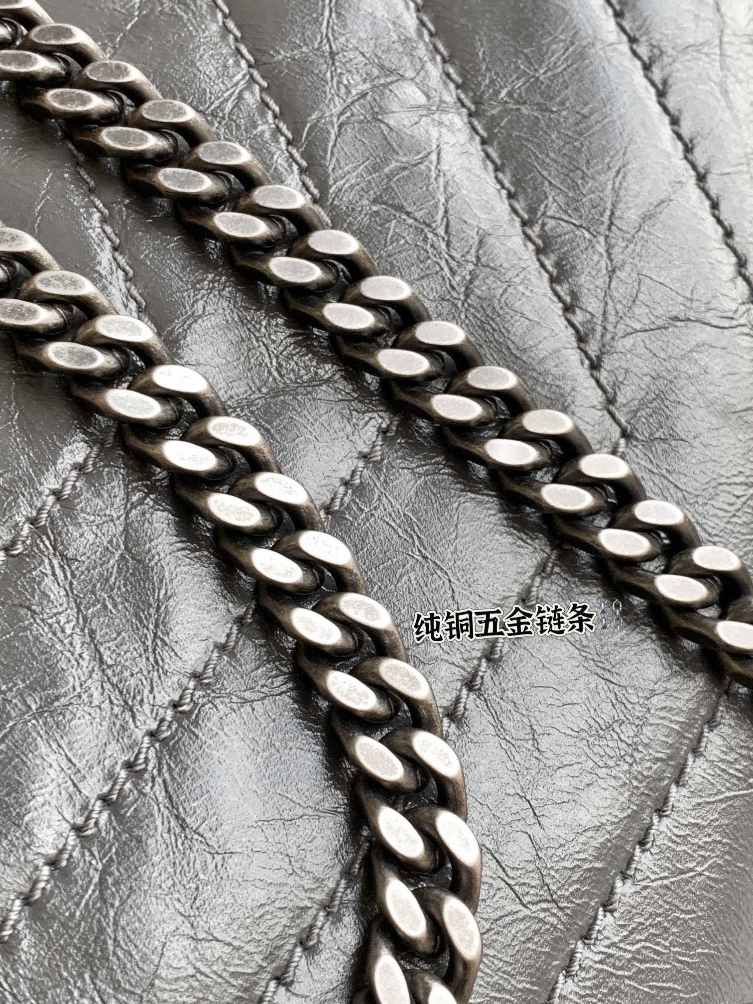 Saint Laurent NIKI 중형 빈티지 레더 숄더백 20