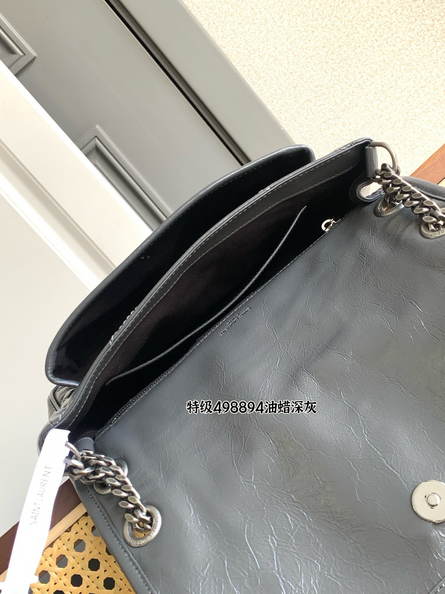 Saint Laurent NIKI 중형 빈티지 레더 숄더백 22