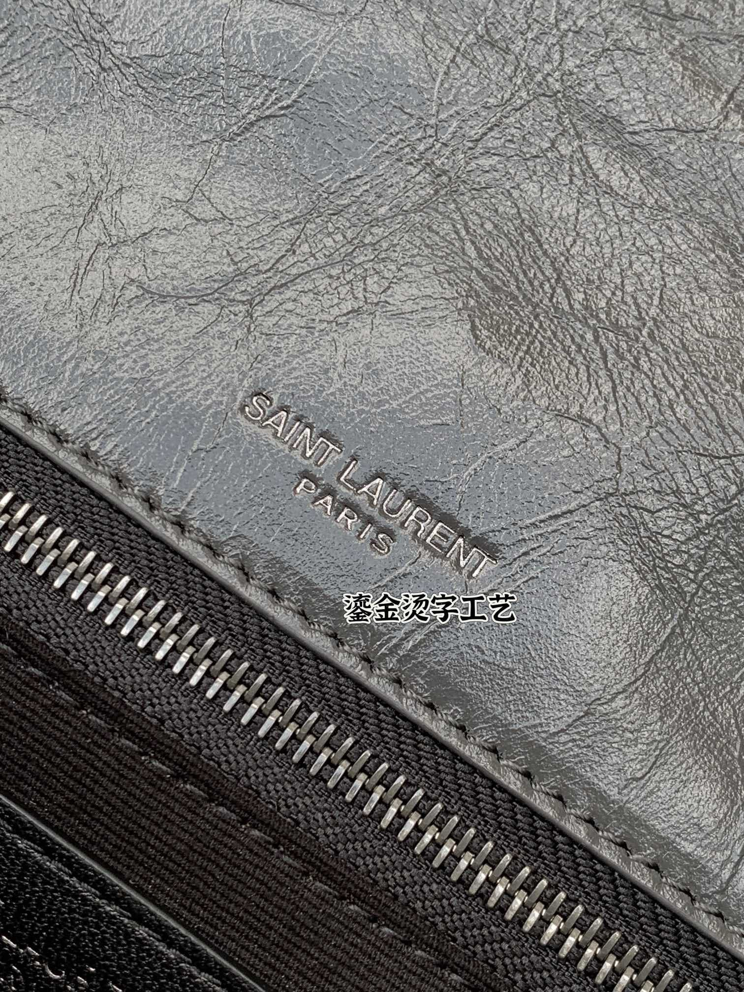 Saint Laurent NIKI 중형 빈티지 레더 숄더백 23