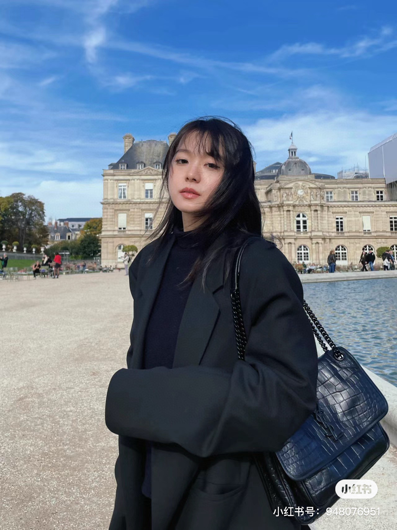 Saint Laurent NIKI 중형 악어 엠보싱 가죽 숄더백 9