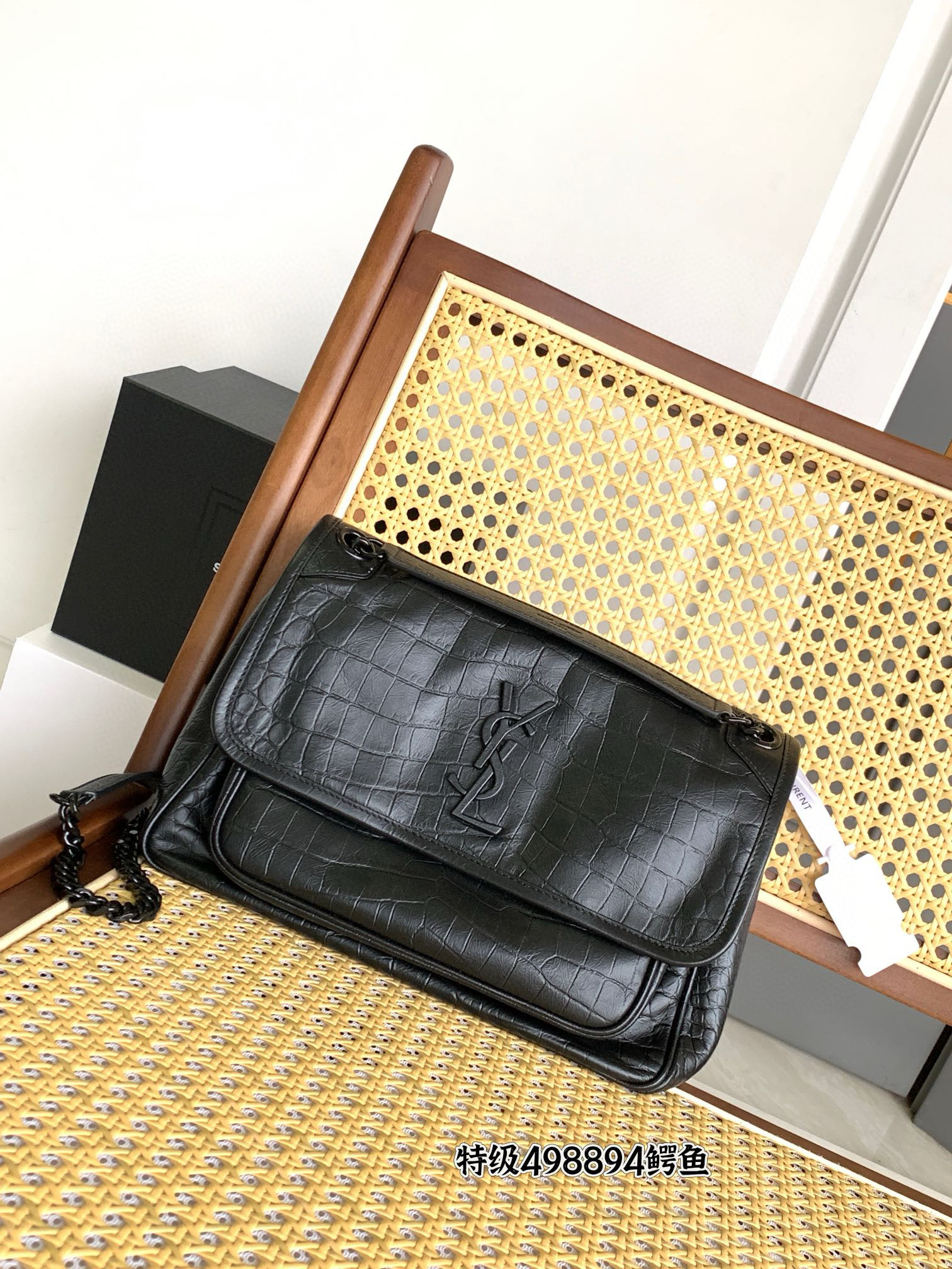 Saint Laurent NIKI 중형 악어 엠보싱 가죽 숄더백 11