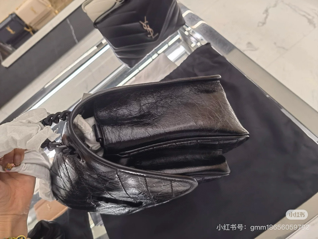 Saint Laurent NIKI 중형 빈티지 레더 숄더백 5