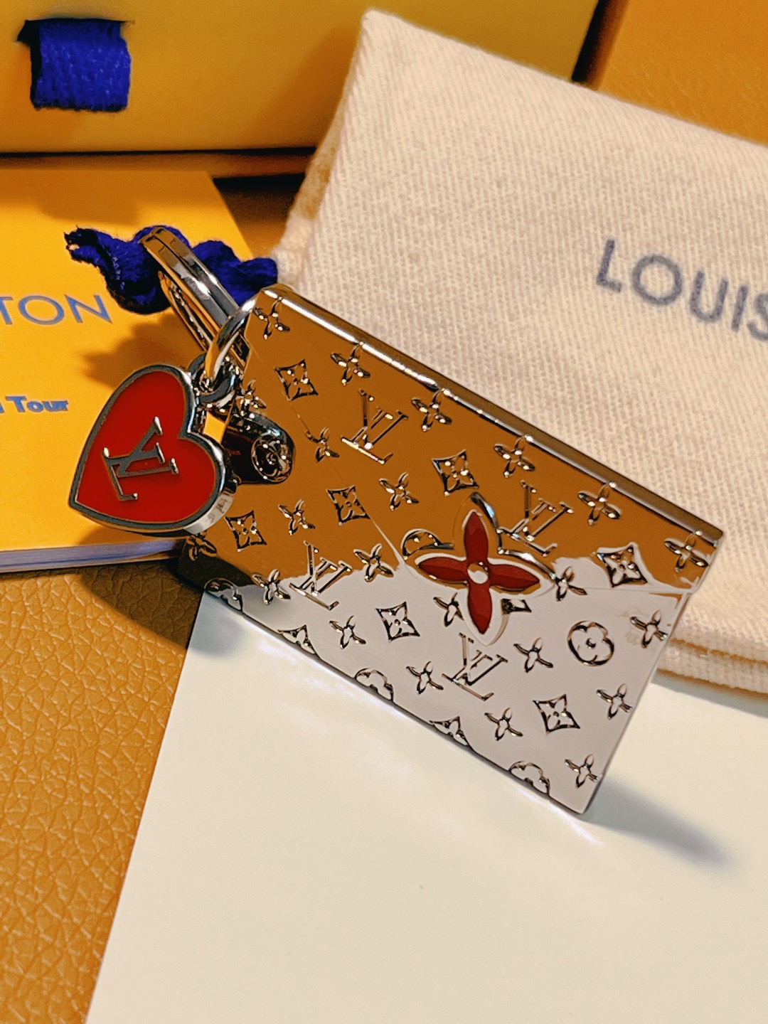 Louis Vuitton 루이비통 LV Envelope 하트 참 키홀더 & 백참 5