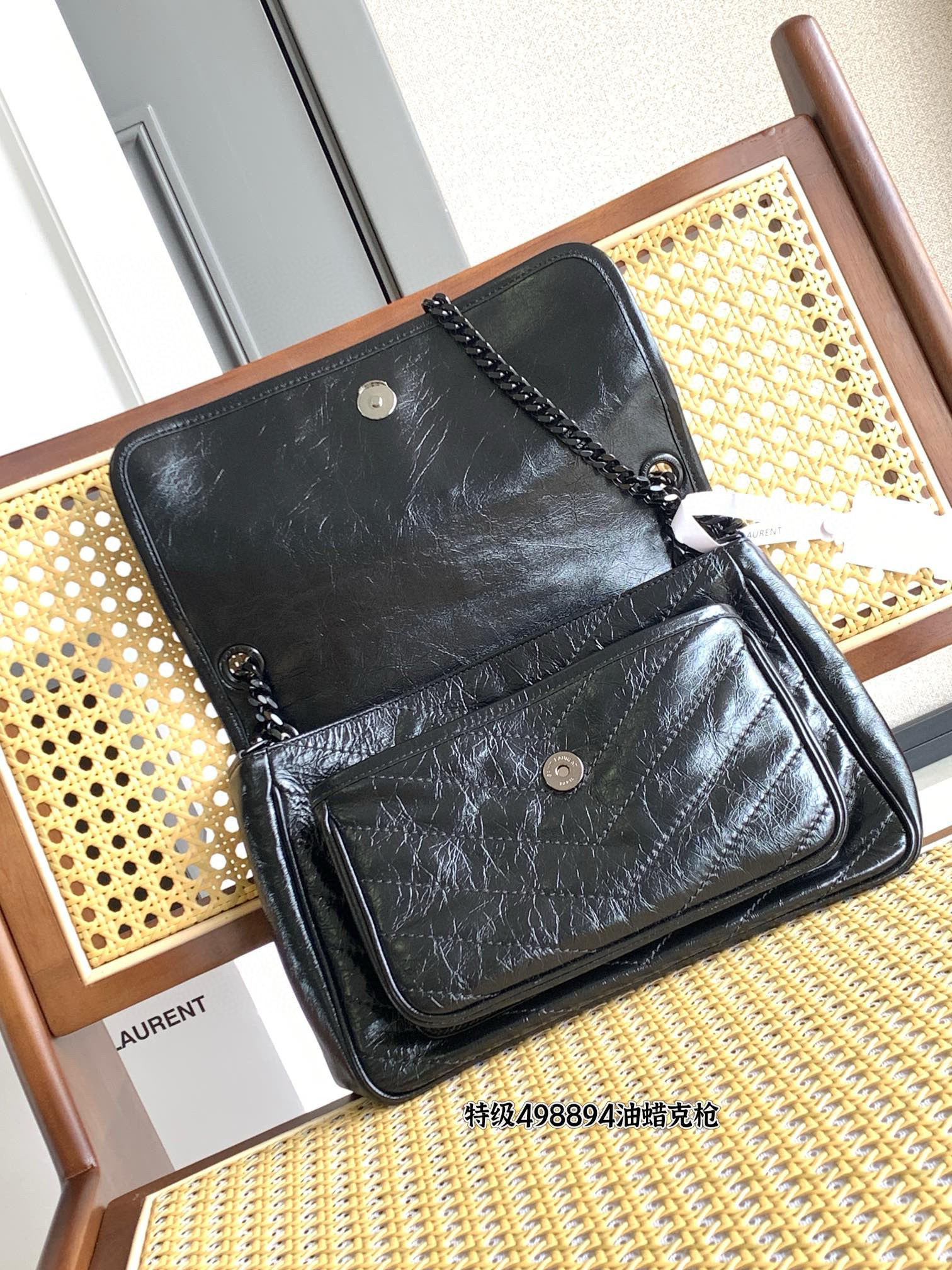 Saint Laurent NIKI 중형 빈티지 레더 숄더백 23