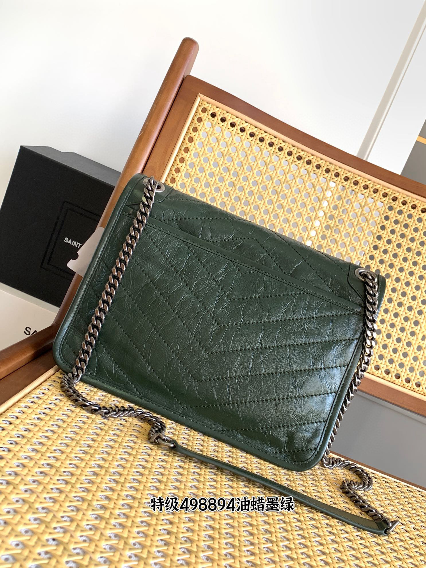 SAINT LAURENT NIKI 중형 빈티지 레더 숄더백 13