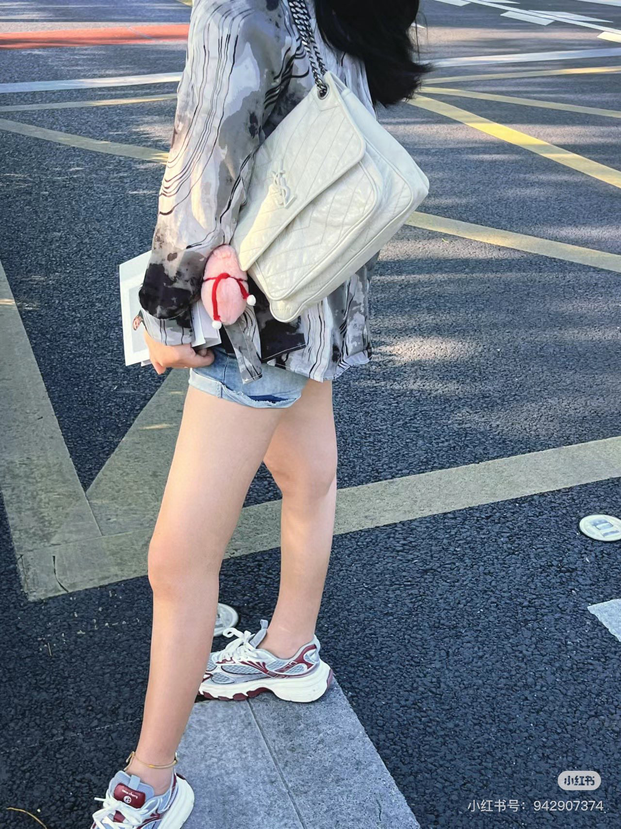 Saint Laurent NIKI 중형 빈티지 레더 숄더백 5