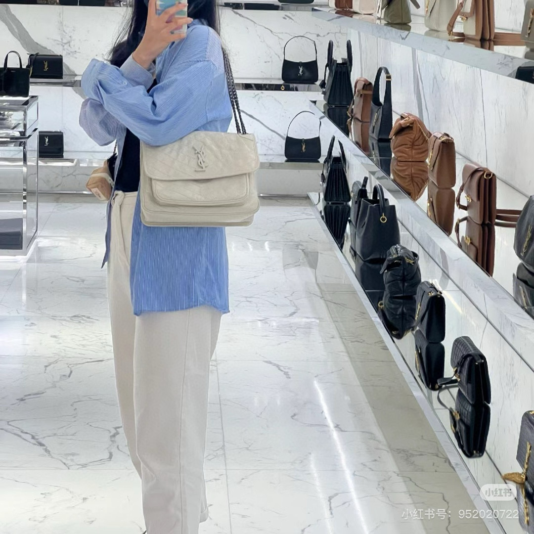 Saint Laurent NIKI 중형 빈티지 레더 숄더백 7