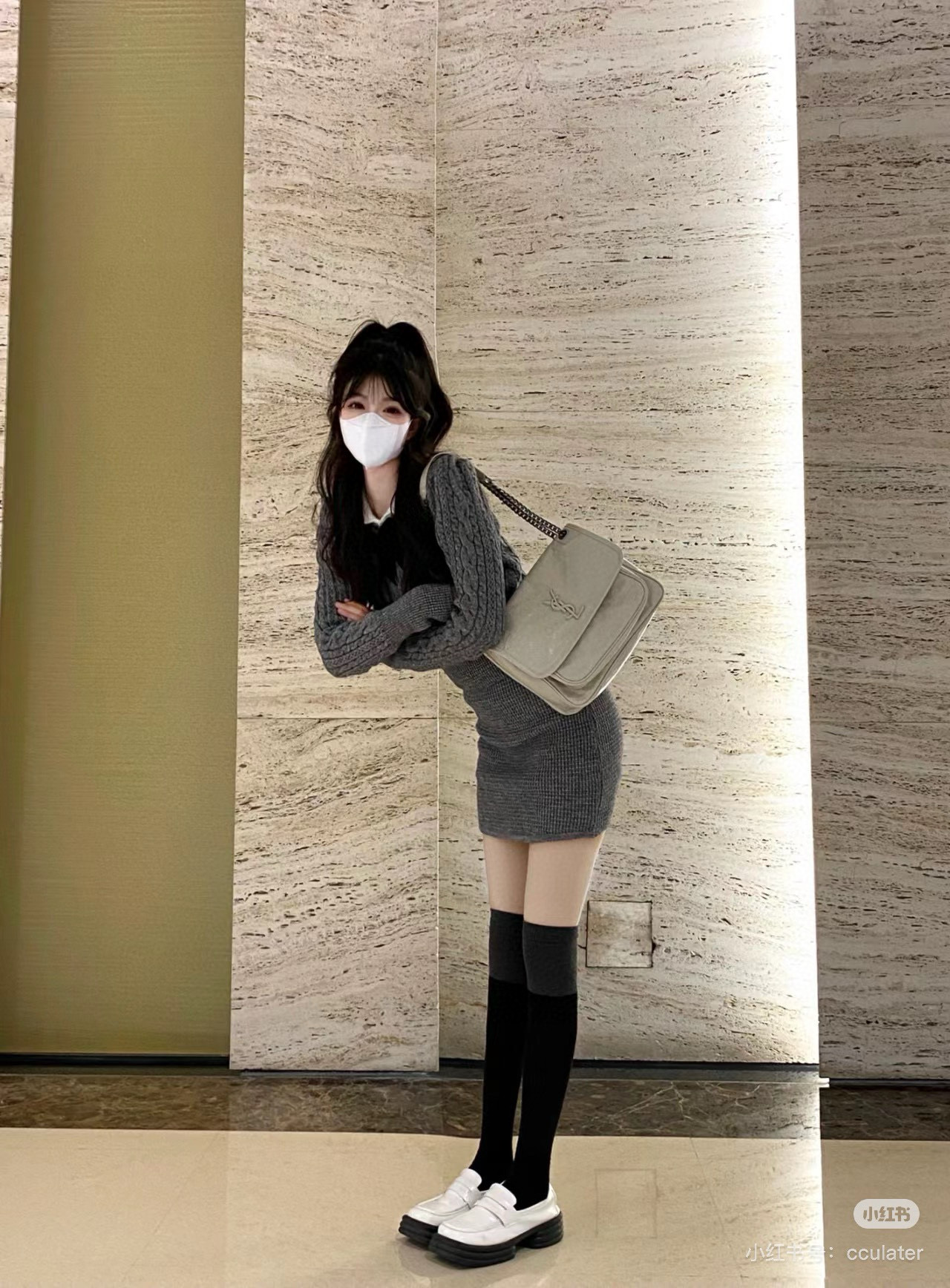 Saint Laurent NIKI 중형 빈티지 레더 숄더백 13