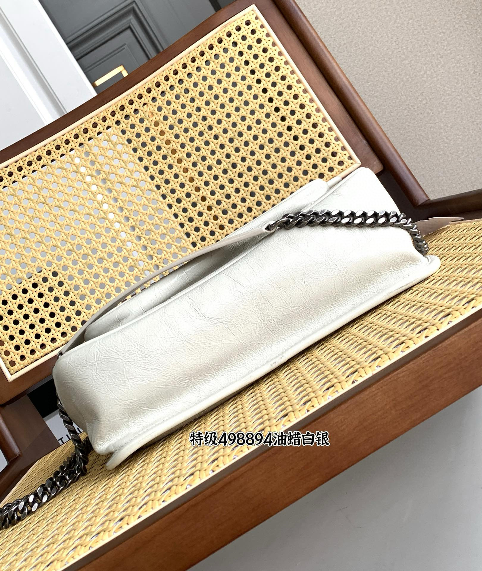 Saint Laurent NIKI 중형 빈티지 레더 숄더백 18