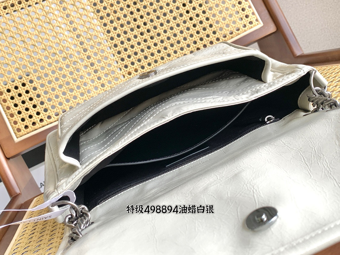 Saint Laurent NIKI 중형 빈티지 레더 숄더백 21