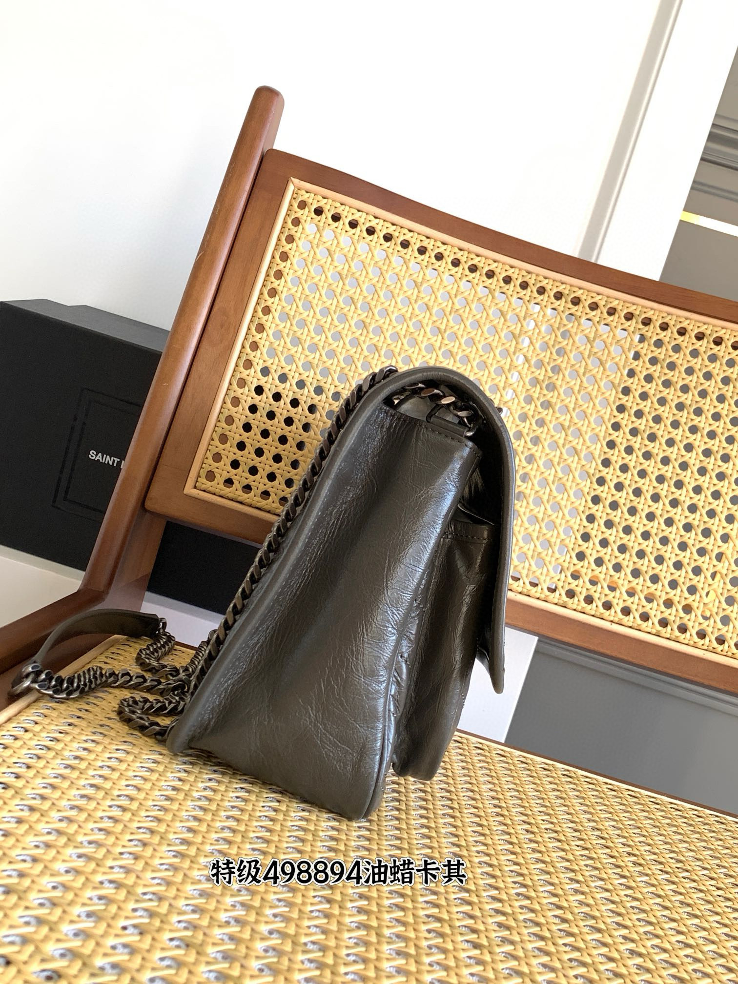 Saint Laurent NIKI 중형 빈티지 레더 숄더백 13