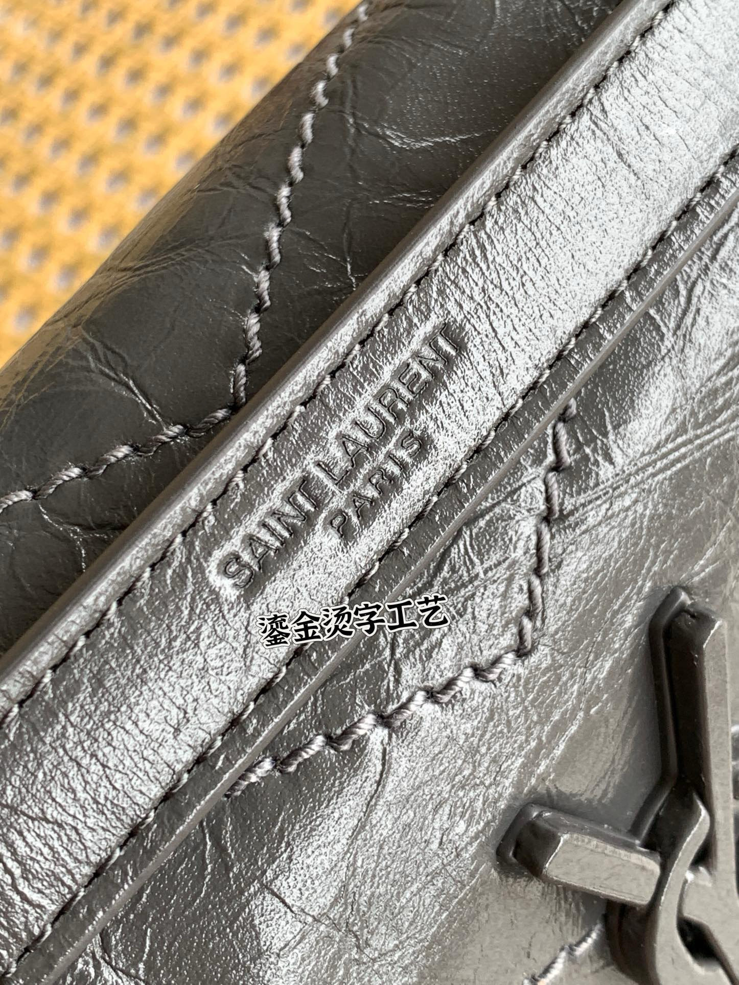 SAINT LAURENT NIKI BABY 흑니켈 그레이 엠보 크링클 레더 체인백 15