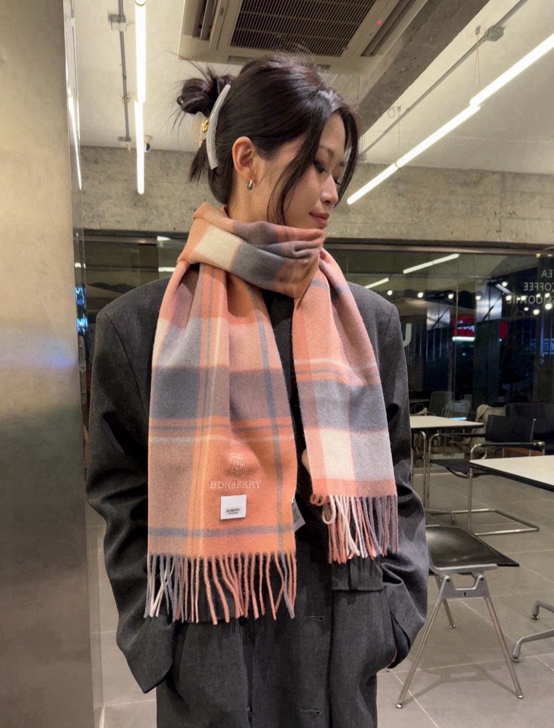 Burberry 버버리 핑크 체크 울 머플러 1