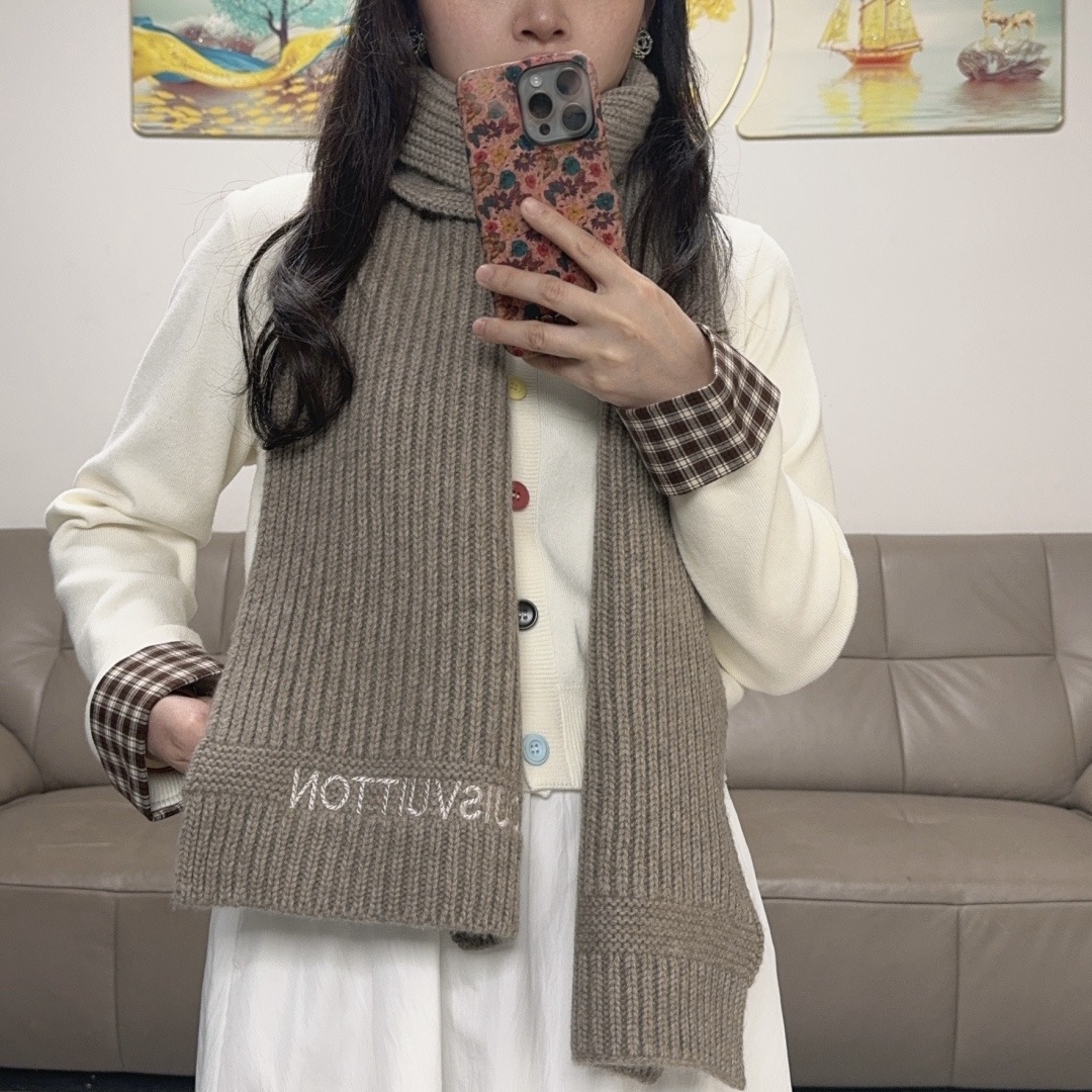 Louis Vuitton 루이비통 로고 울 니트 머플러 1