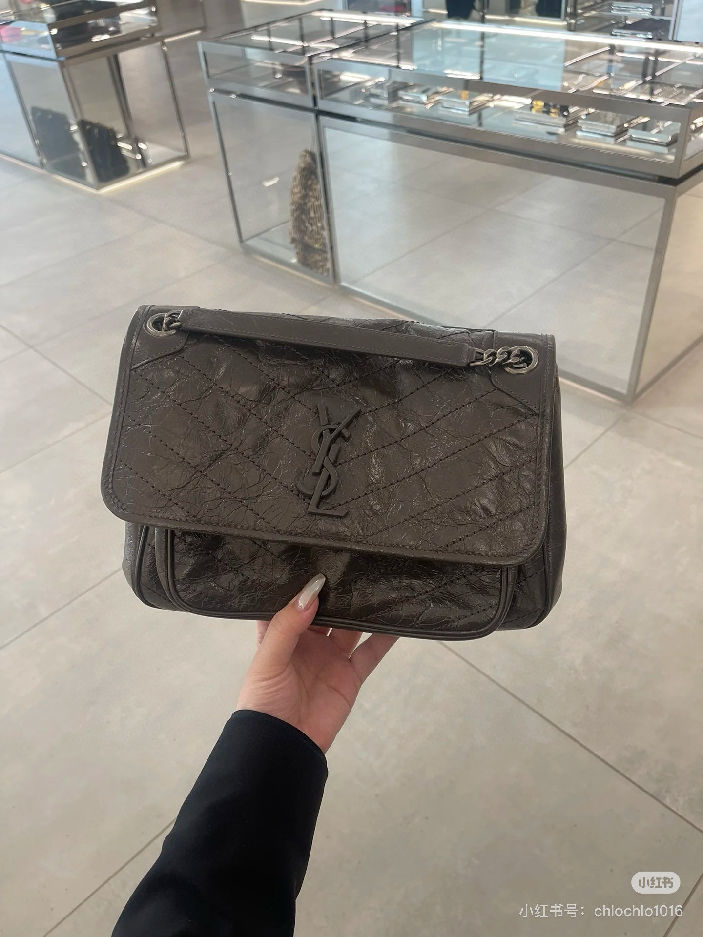 Saint Laurent Niki Baby 니키 베이비 앙고라 엠보 소가죽 체인 숄더백 2