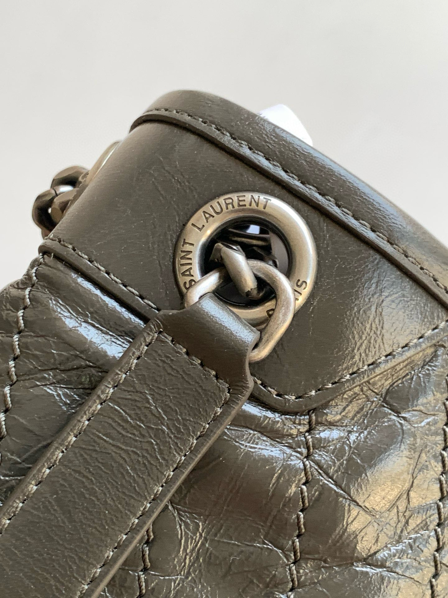 Saint Laurent Niki Baby 니키 베이비 앙고라 엠보 소가죽 체인 숄더백 21