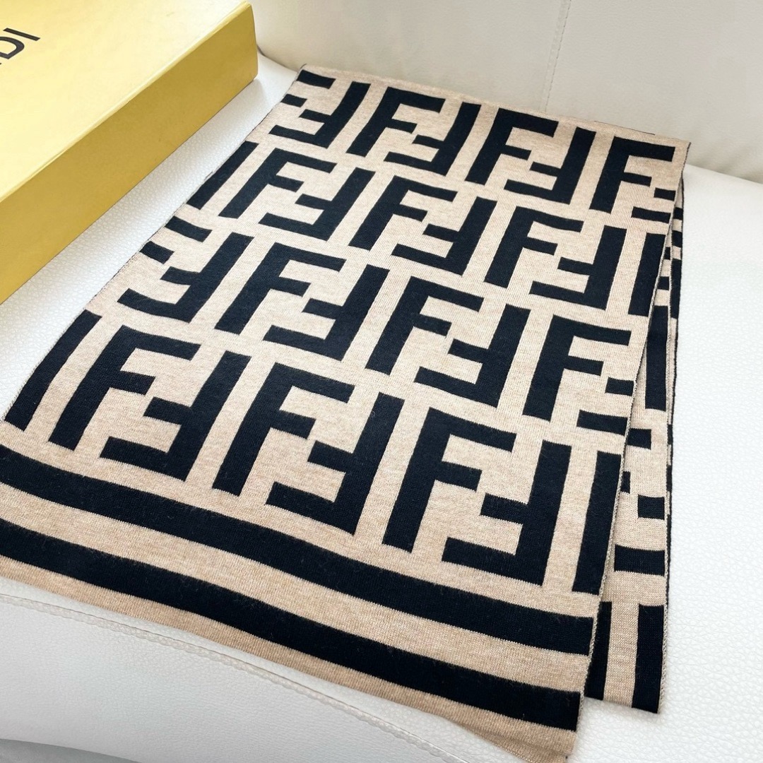 FENDI 펜디 FF 로고 니트 머플러 5