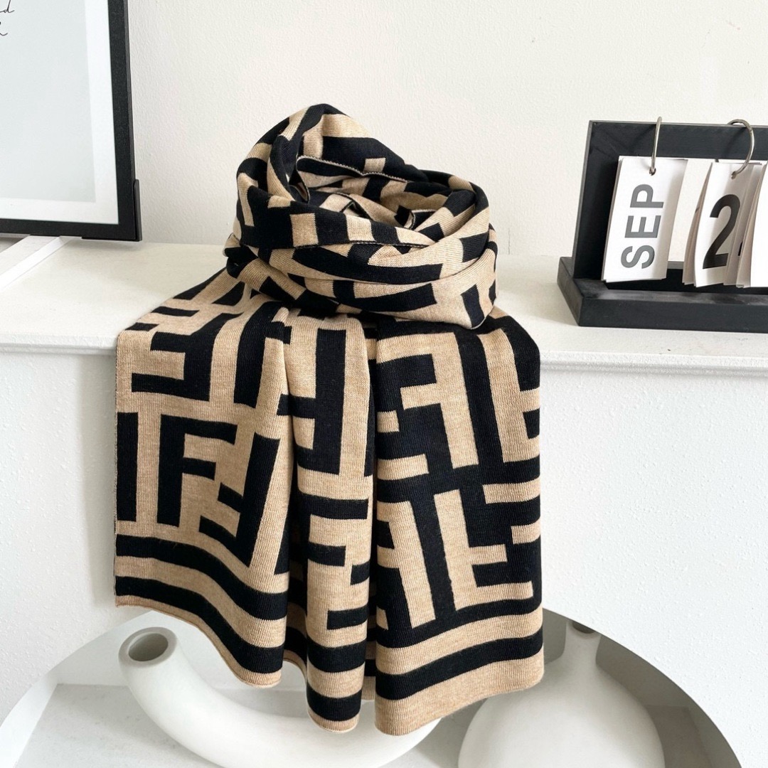 FENDI 펜디 FF 로고 니트 머플러 8