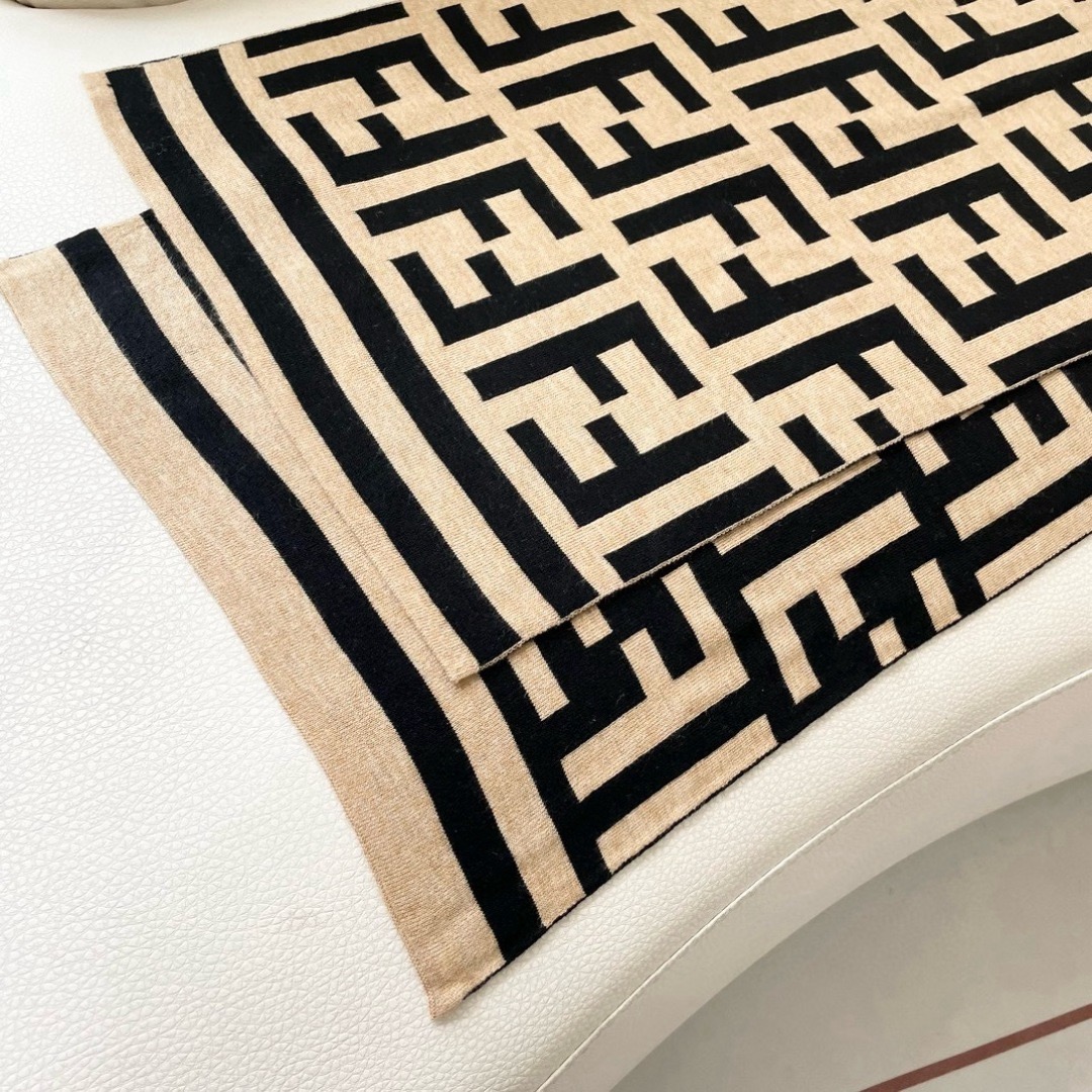 FENDI 펜디 FF 로고 니트 머플러 9