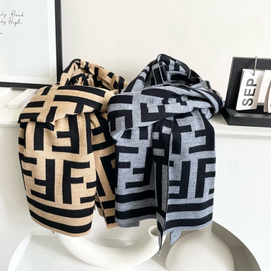 FENDI 펜디 FF 로고 니트 머플러 3