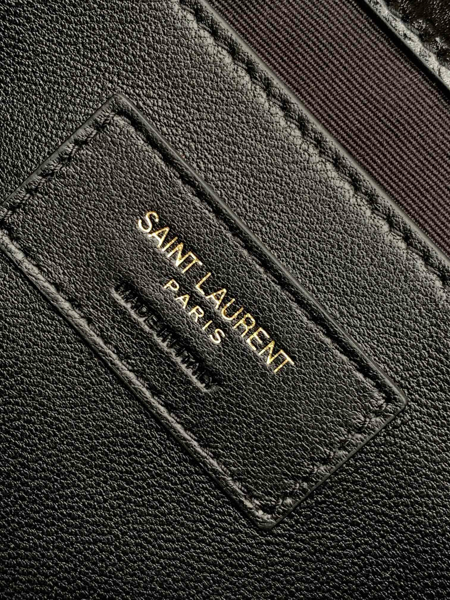 Saint Laurent Niki Baby 니키 베이비 흑어(악어) 압纹 가죽 체인 숄더백 22