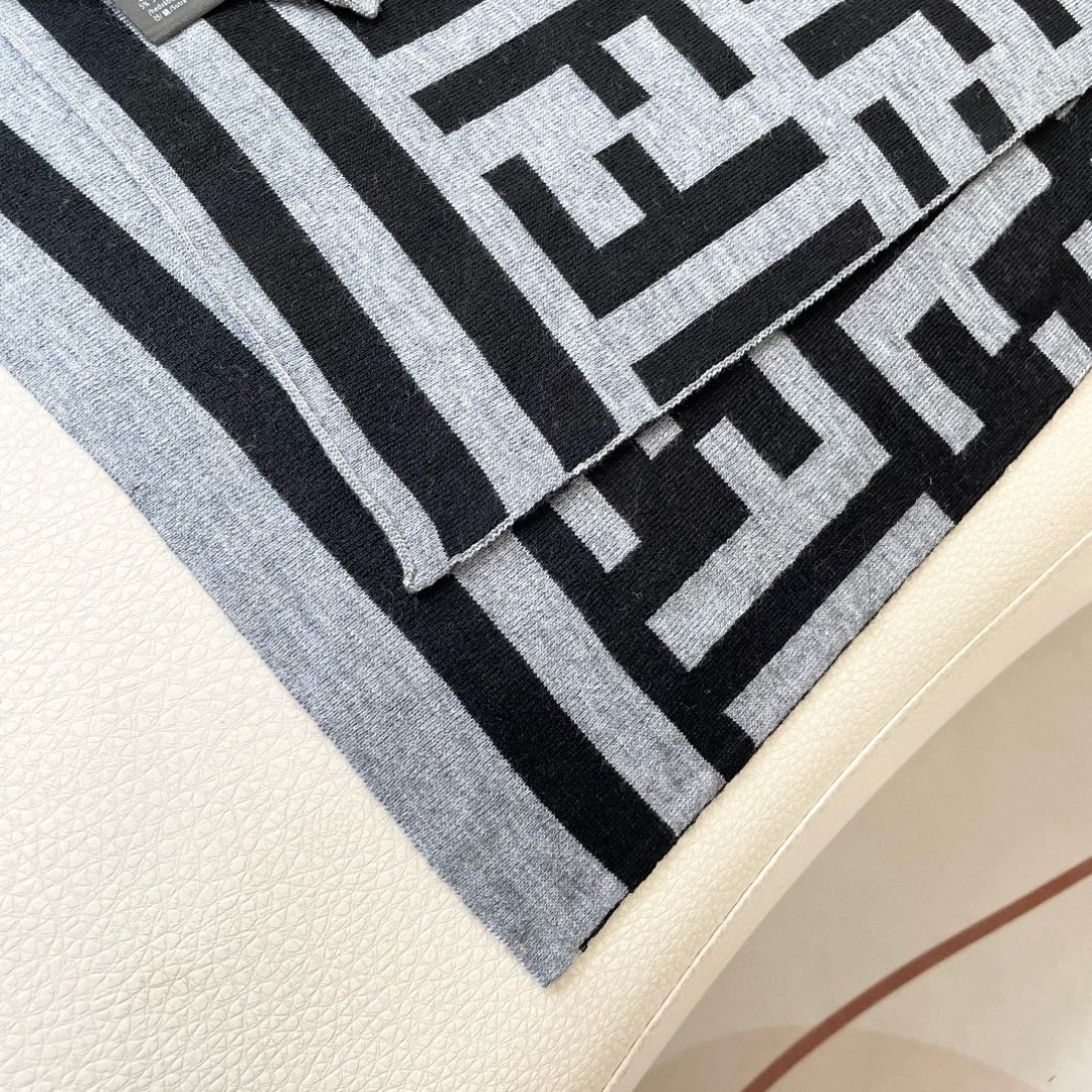 FENDI 펜디 FF 로고 니트 머플러 9