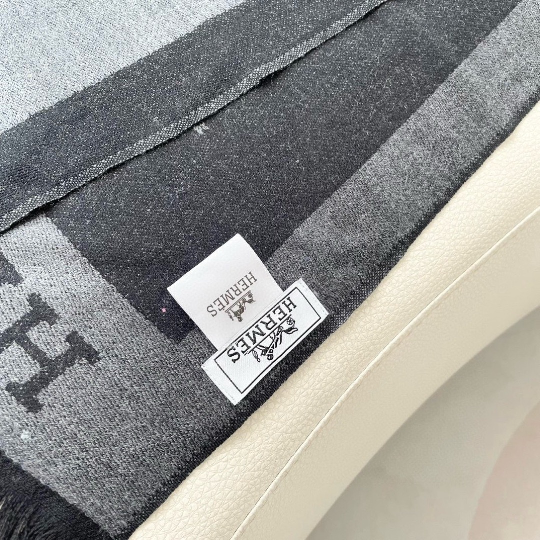 Hermes 에르메스 그레이 블랙 로고 머플러 7