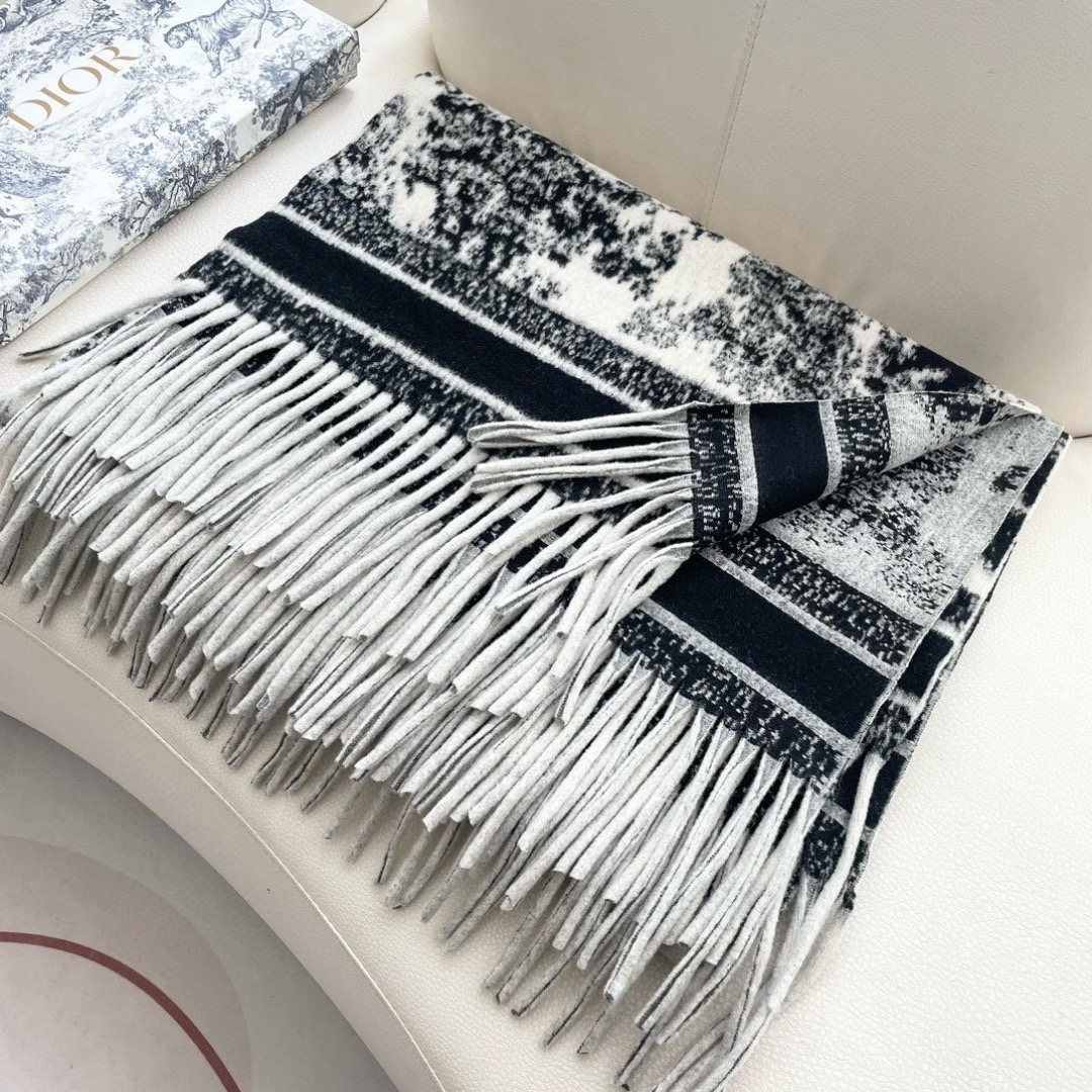 Dior 디올 CD 동물 인화 대형 숄 케이프 3