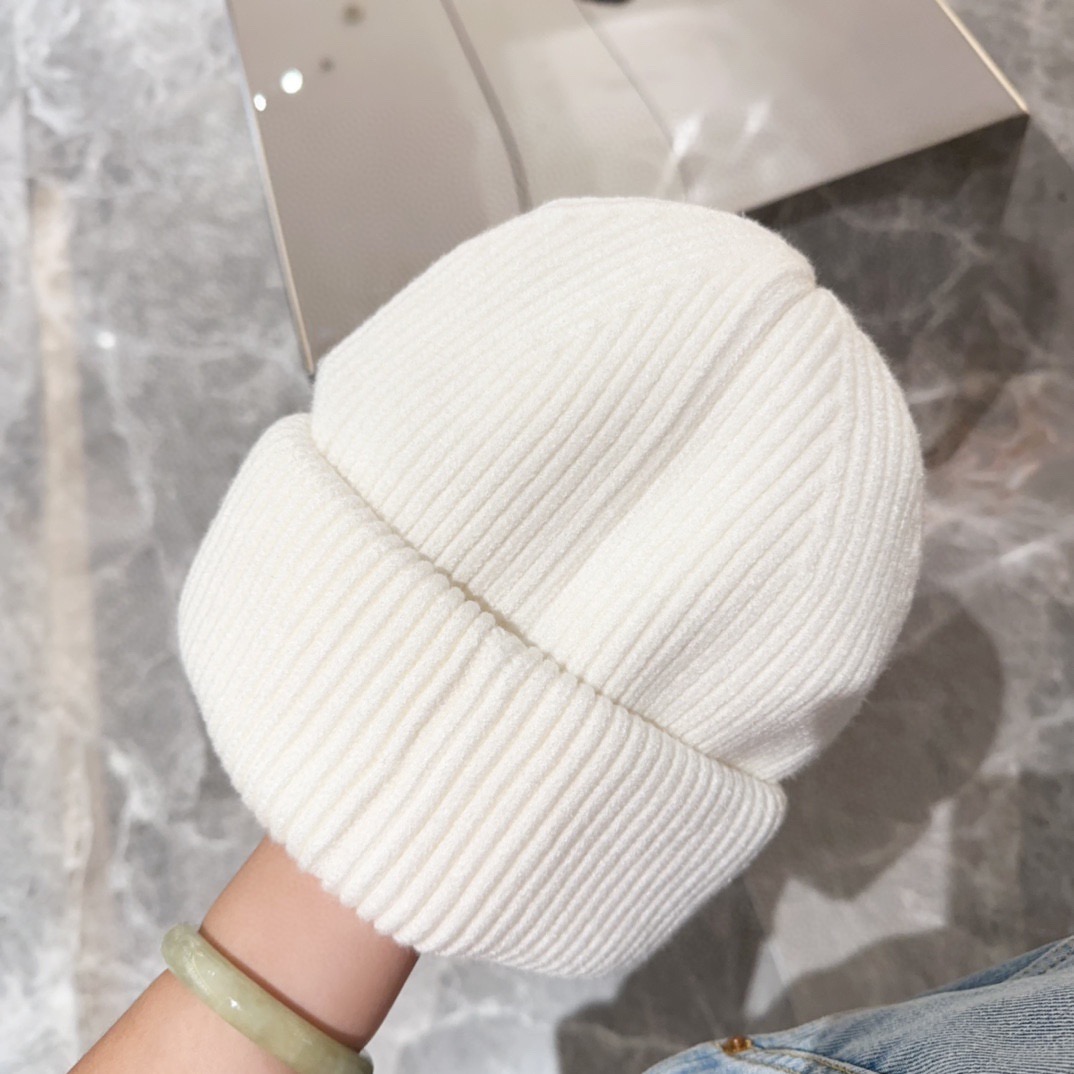 PRADA 프라다 화이트 양모 니트 비니 9