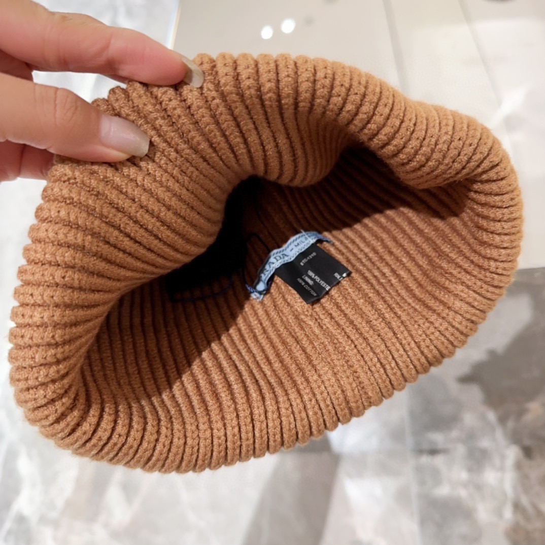 PRADA 프라다 화이트 양모 니트 비니 9