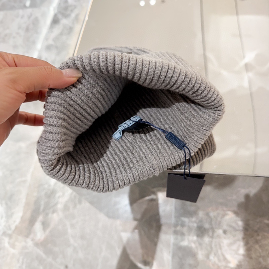 PRADA 프라다 화이트 양모 니트 비니 7