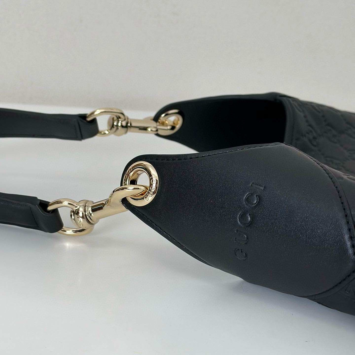 Gucci 구찌 Body 더블 락 라지 숄더백 블랙 GG 엠보스드 레더 7