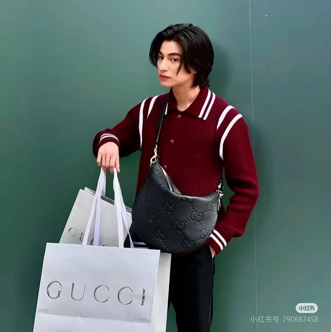 Gucci 구찌 바디 GG 엠보스드 레더 미디엄 숄더백 6