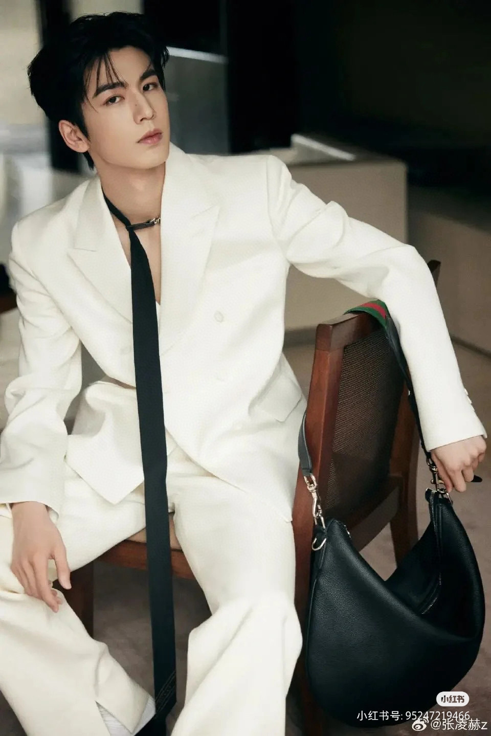 Gucci 구찌 Rosso Ancora 레더 미디엄 크로스바디백 5