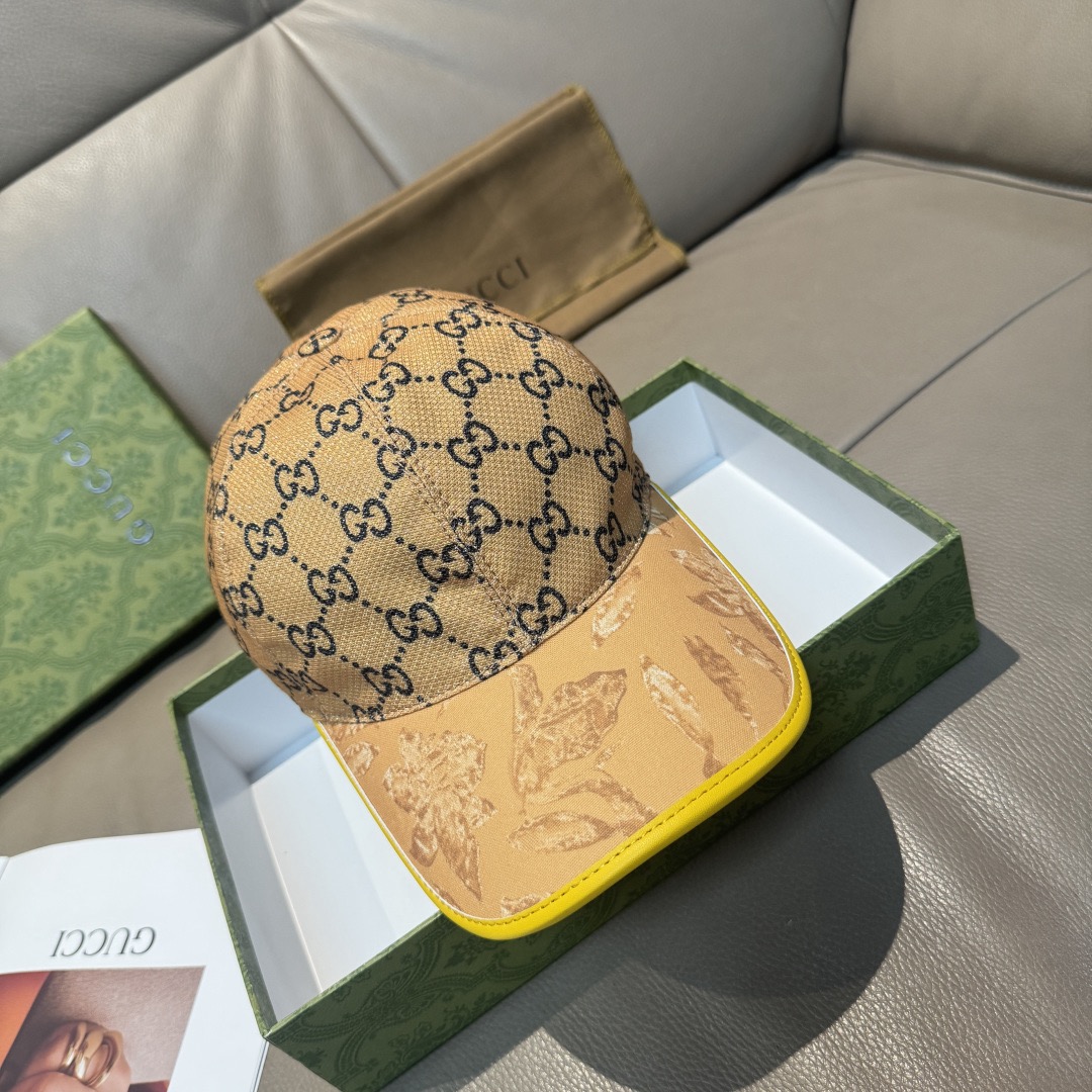 Gucci 구찌 그린 GG 모노그램 버드 프린트 볼캡 1