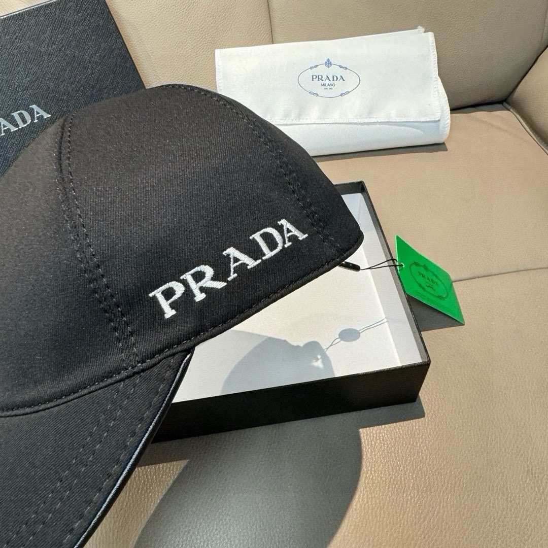 Prada 프라다 로고 자수 베이스볼 캡 3