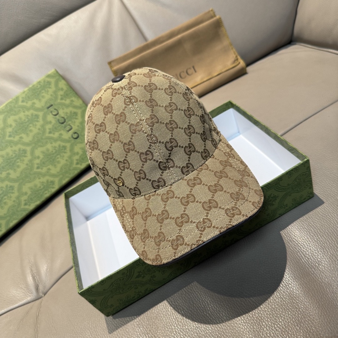 Gucci 구찌 GG 패턴 캔버스 볼캡 1