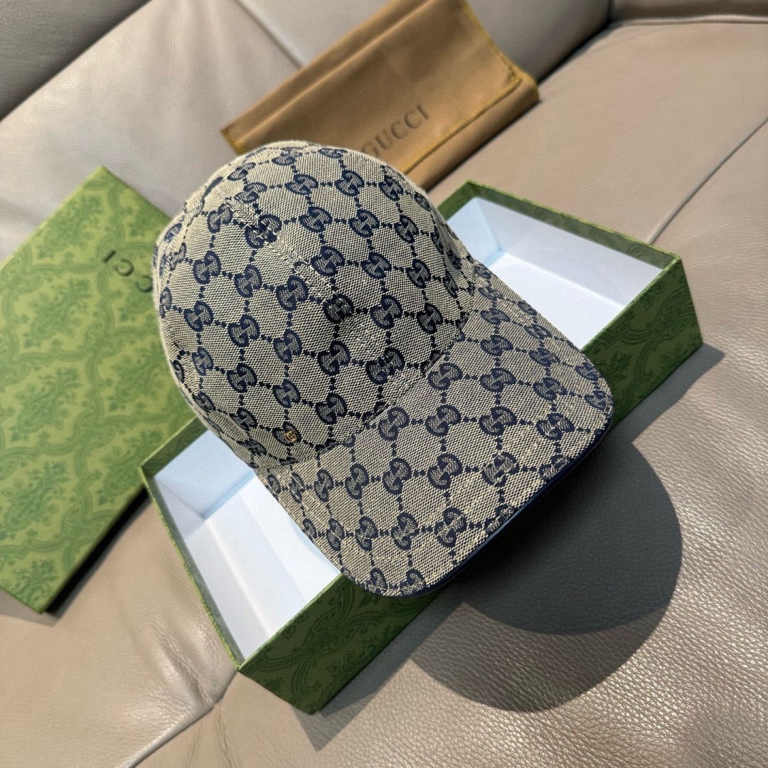 Gucci 구찌 GG 패턴 캔버스 볼캡 1