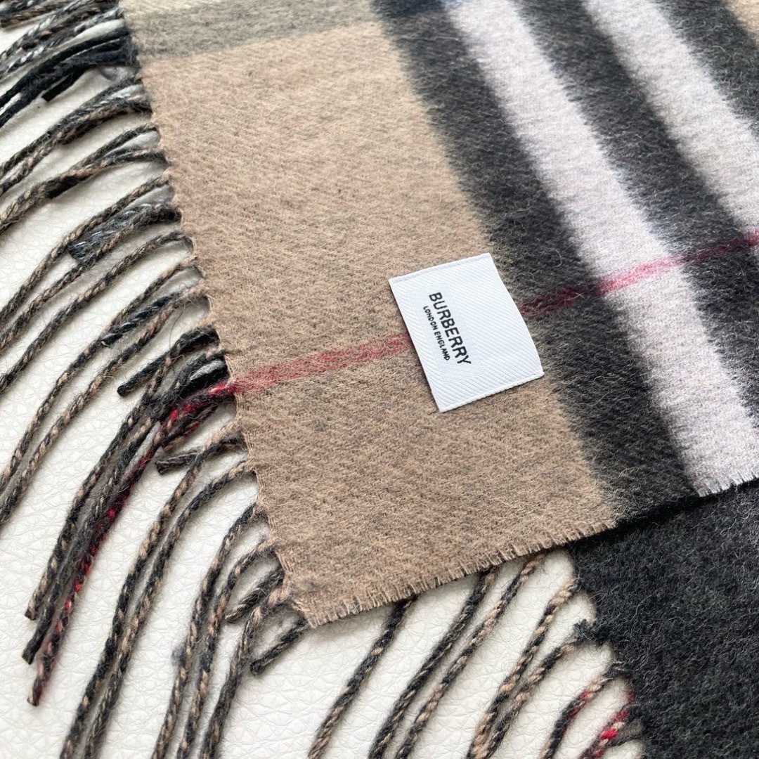 BURBERRY 버버리 체크 울 머플러 9