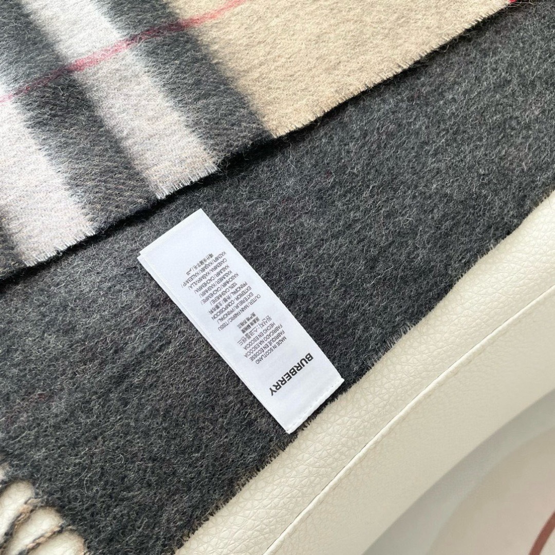 BURBERRY 버버리 체크 울 머플러 10