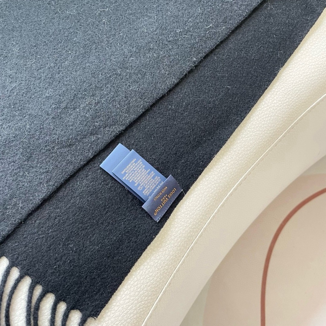 Louis Vuitton 루이비통 로고 울 롱 머플러 10