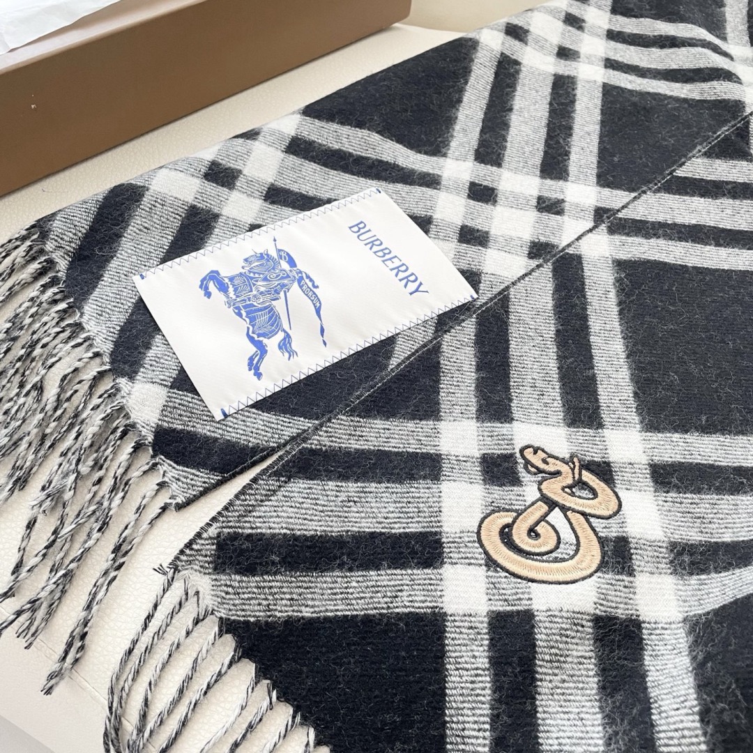 Burberry 버버리 체크 스네이크 로고 울 머플러 7