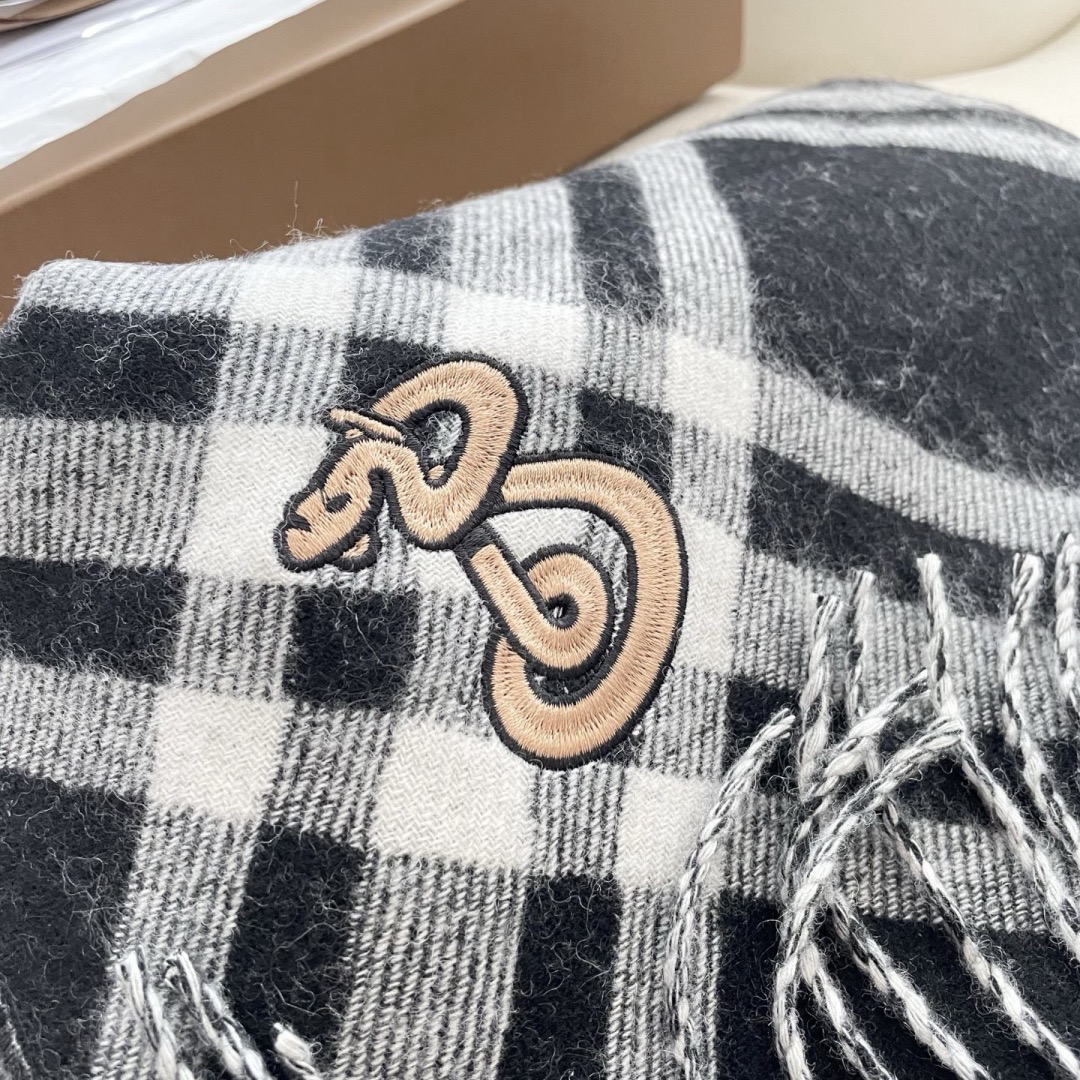 Burberry 버버리 체크 스네이크 로고 울 머플러 9