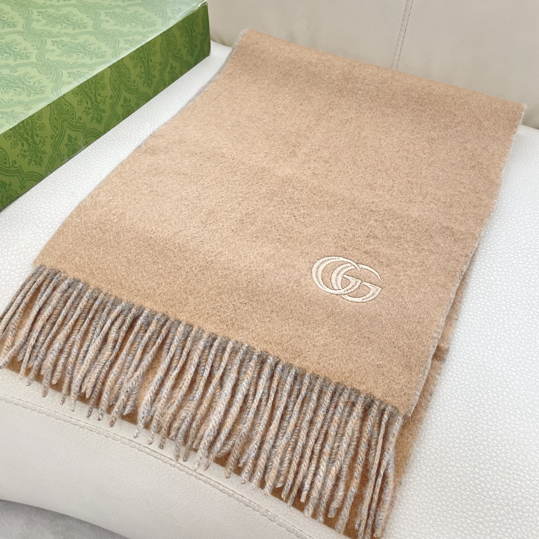 Gucci 구찌 GG 로고 양면 울 머플러 3