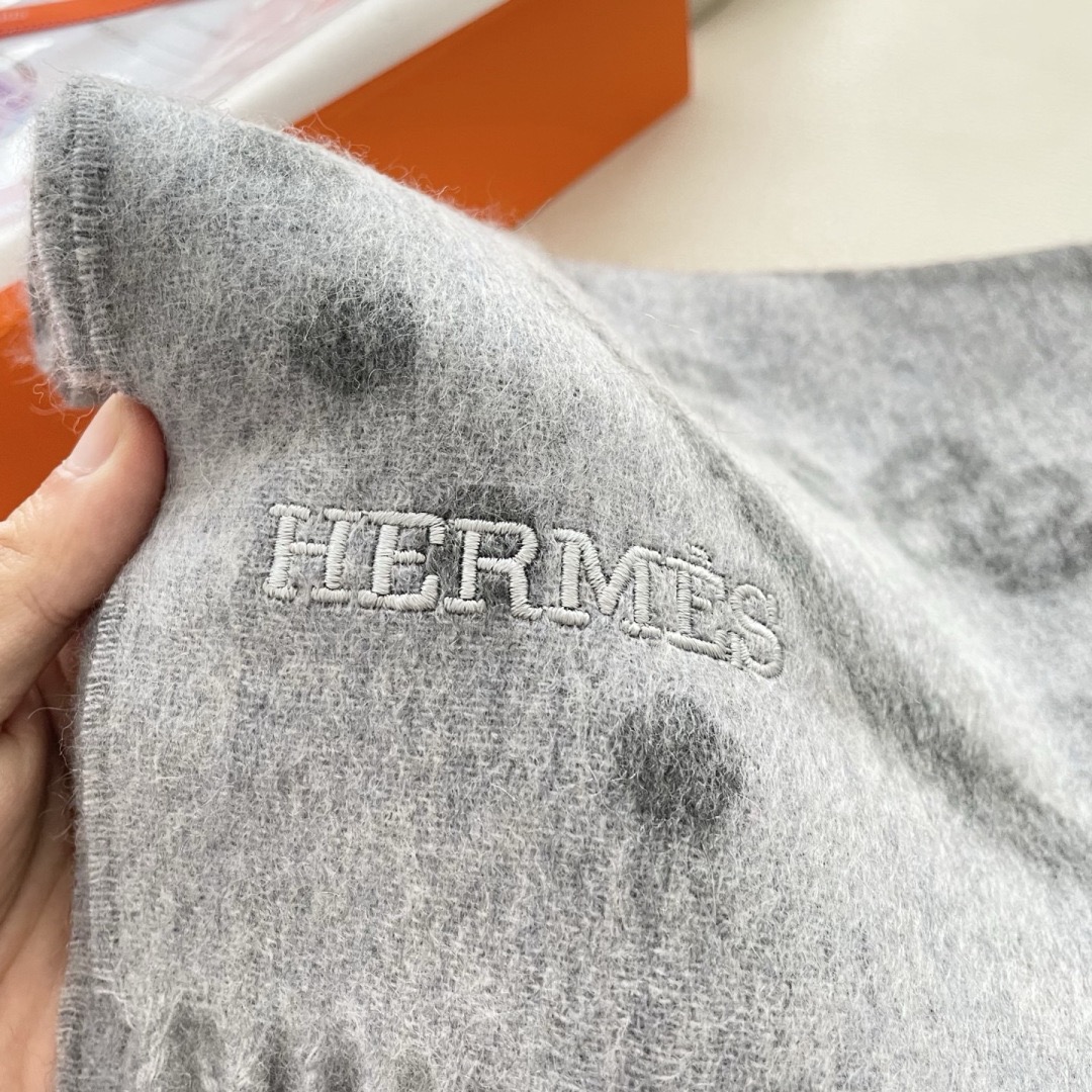 HERMES 에르메스 남녀 공용 양모 머플러 [품절] 11
