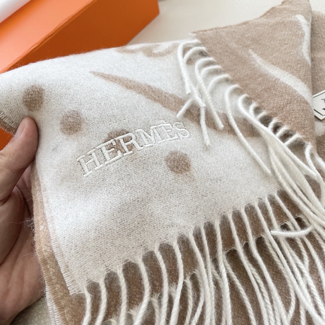 HERMES 에르메스 남녀 공용 양모 머플러 [품절] 10