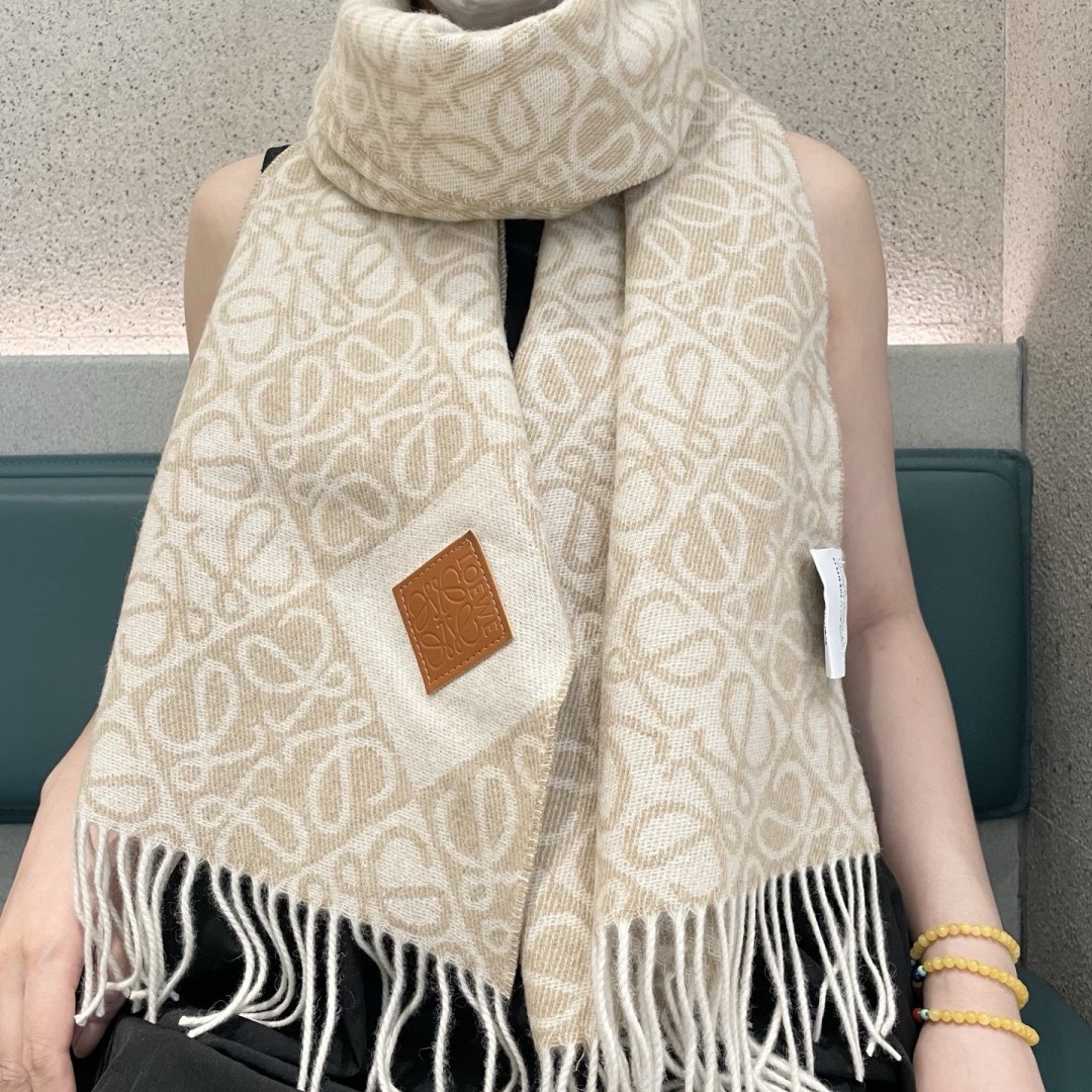 Loewe 로에베 아나그램 울 머플러 롱 스카프 1