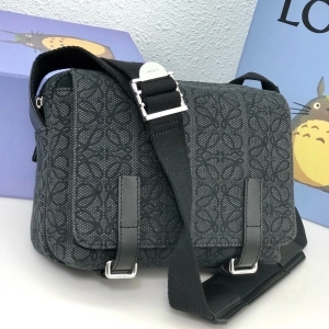 Loewe 로에베 2023 XS 밀리터리 메신저백 23cm