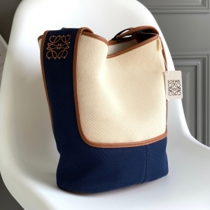 Loewe 로에베 2023 아나그램 호보백 32cm