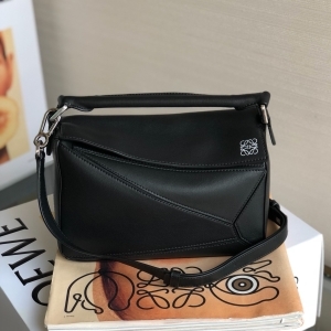 Loewe 로에베 2023 퍼즐백 24CM
